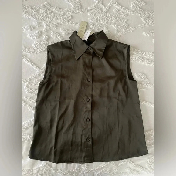 Banana Republic Collared Blouse - Picture 1 of 7